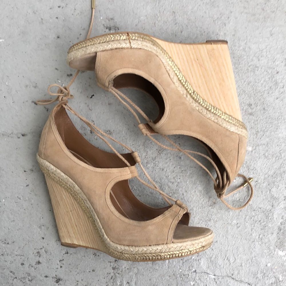 Aquazzura  platform